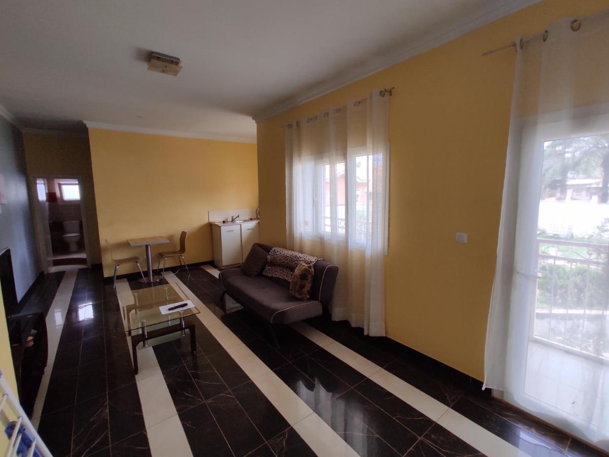 Residence Jardin Tropical Yaoundé Exterior foto
