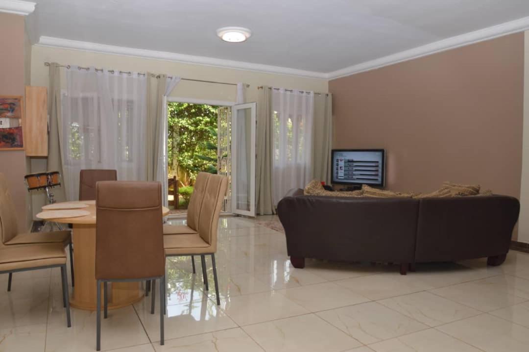 Residence Jardin Tropical Yaoundé Exterior foto